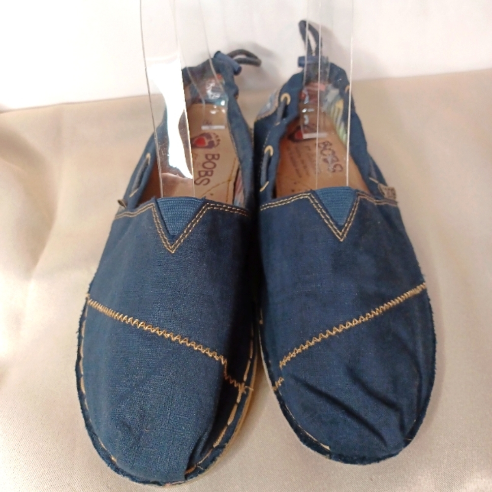 BOBS FROM SKECHERS BLUE DENIM.. SIZE 7 US